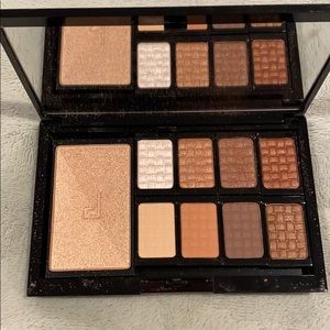 Doucce Freematic  Eyeshadow Pro Palette//NUDE
